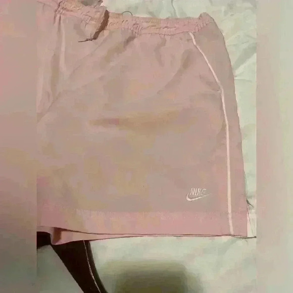 Nike women’s drawstring light pink shorts size large - Picture 2 of 16